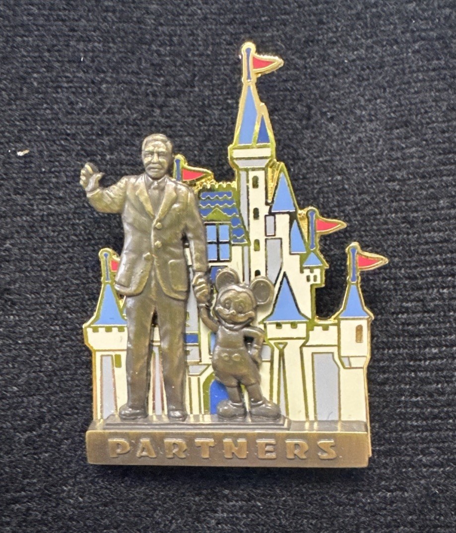 Disney 2005 Mickey & Walt Partners Castle Pin Trading