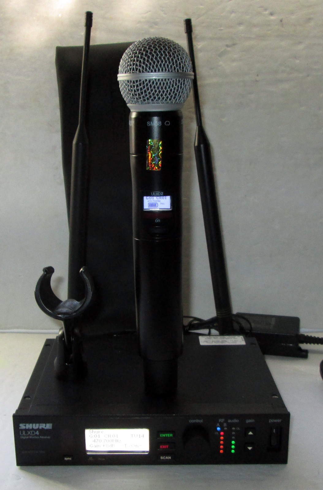 SHURE ULXD4 G50, ULXD2 470-534 MHz SM58 Wireless Handheld Microphone & Receiver