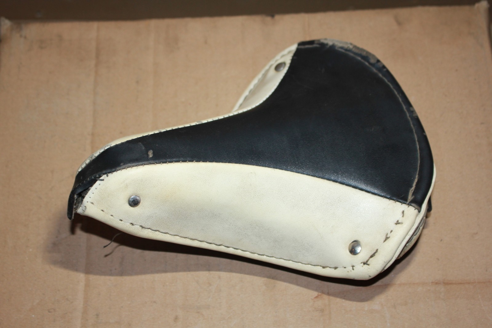 ORIGINAL BICYCLE ERELIUKAS SADDLE VAIRAS FACTORY SHIAULIAI LITHUANIA USSR 1980s