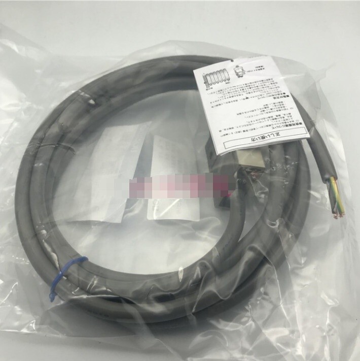 1PCS D4C-1724 D4C1724 Limit Switch - New *lj