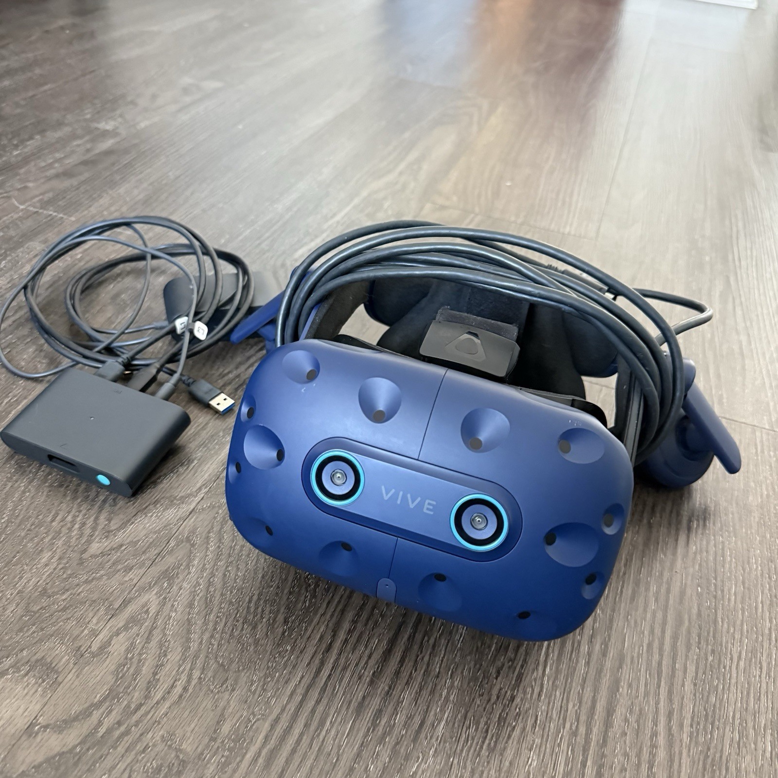 HTC Vive Pro Eye With Link Box And Cords Eye Tracking Headset - Tested Working