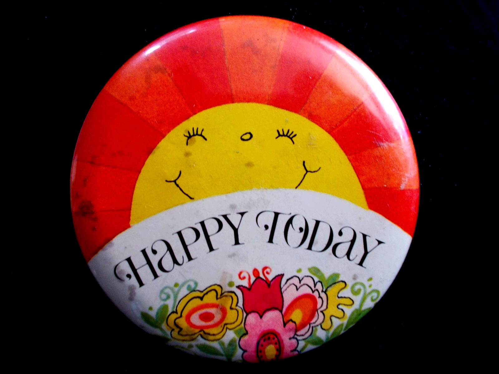 Hallmark LOVE DOT 1973 Pinback Button - SUN "Happy Today" 2.5"