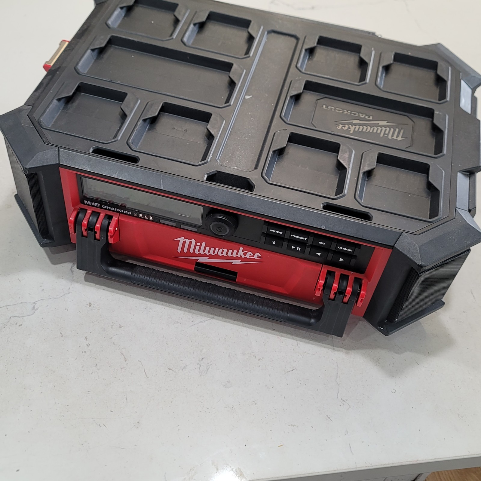 AS-IS (READ) Milwaukee 2950-20 M18 PACKOUT AM/FM Radio & Charger Jobsite Sound