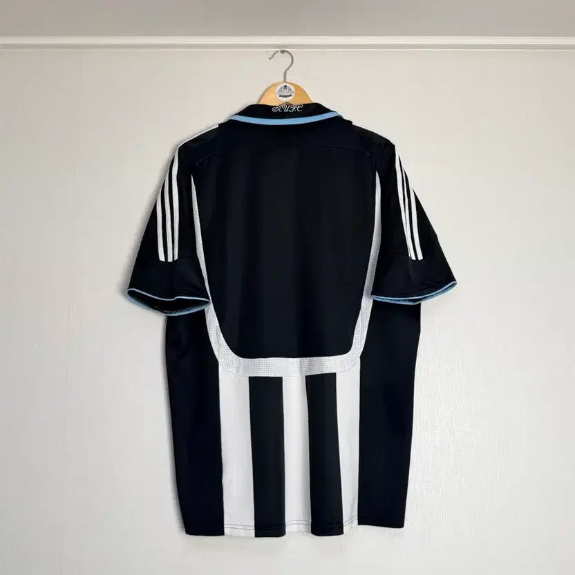 Newcastle United Home Football Jersey, Size XL, Good Condition
