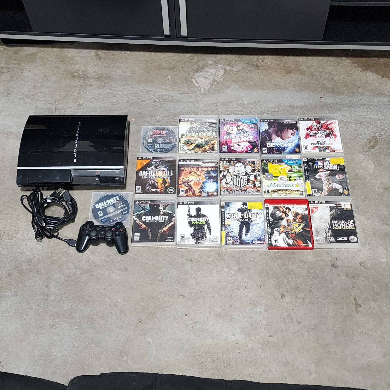 Sony PlayStation 3 Fat 80gb bundle (non backwards compatible)