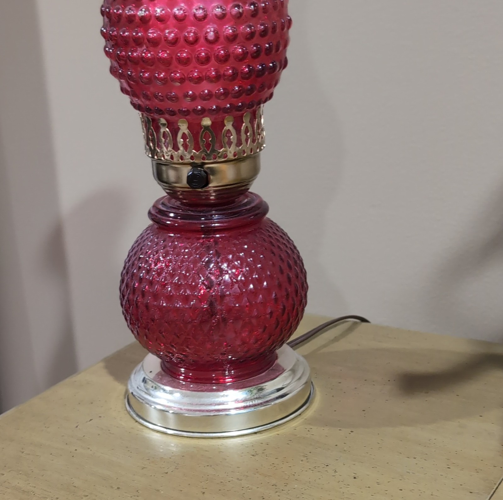 Red Hobnail Art Glass Table Lamp Metal Base Round Shade Electric Powered
