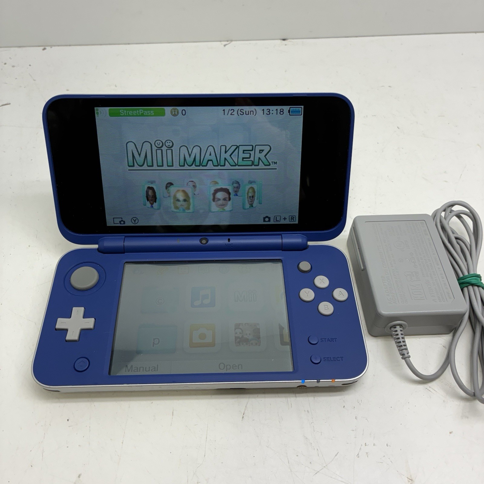 Special Edition Hylian Shield 2ds XL