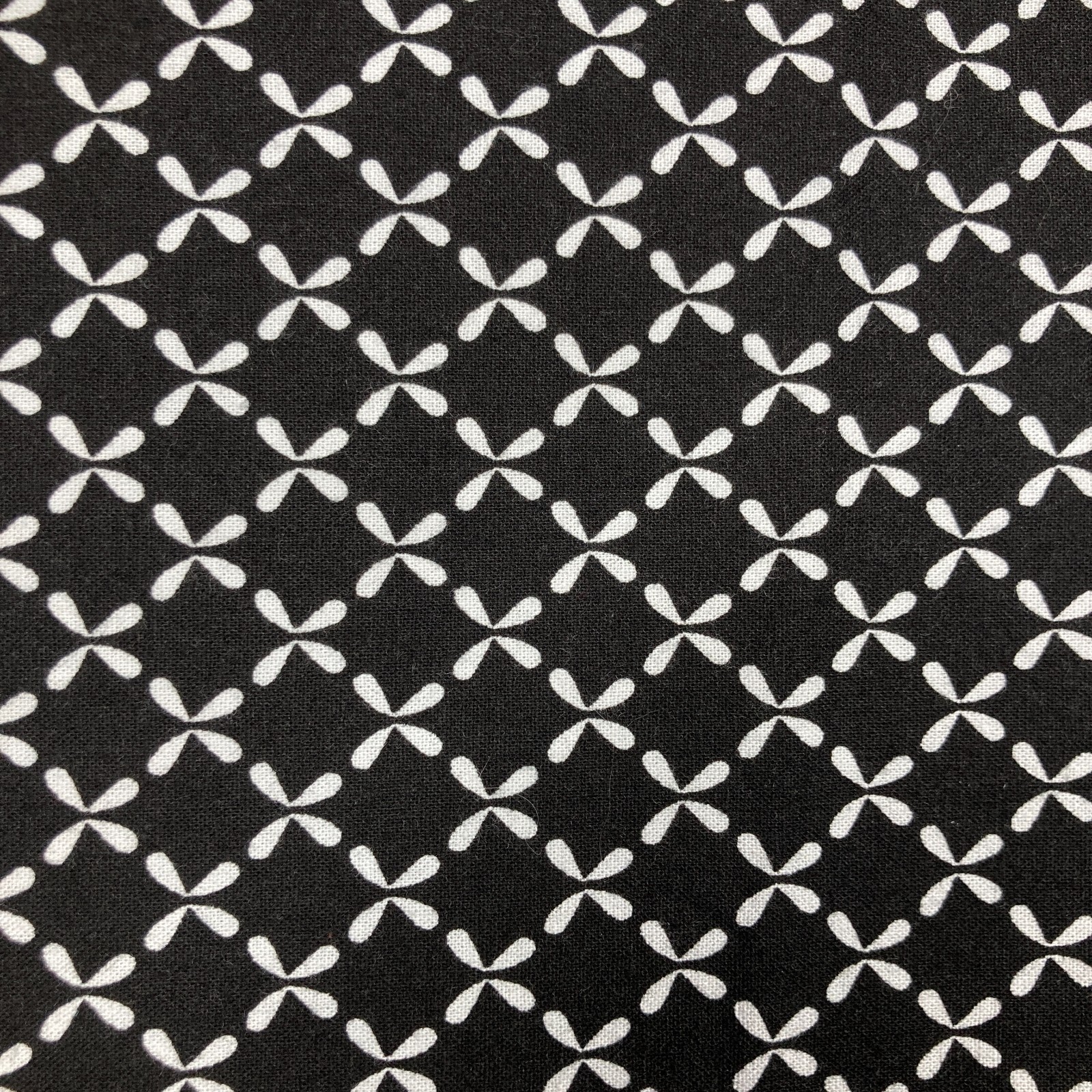 Keepsake Calico by Joann 2 Yards Black Diamond Print Fabric 42 in Wide Sewing