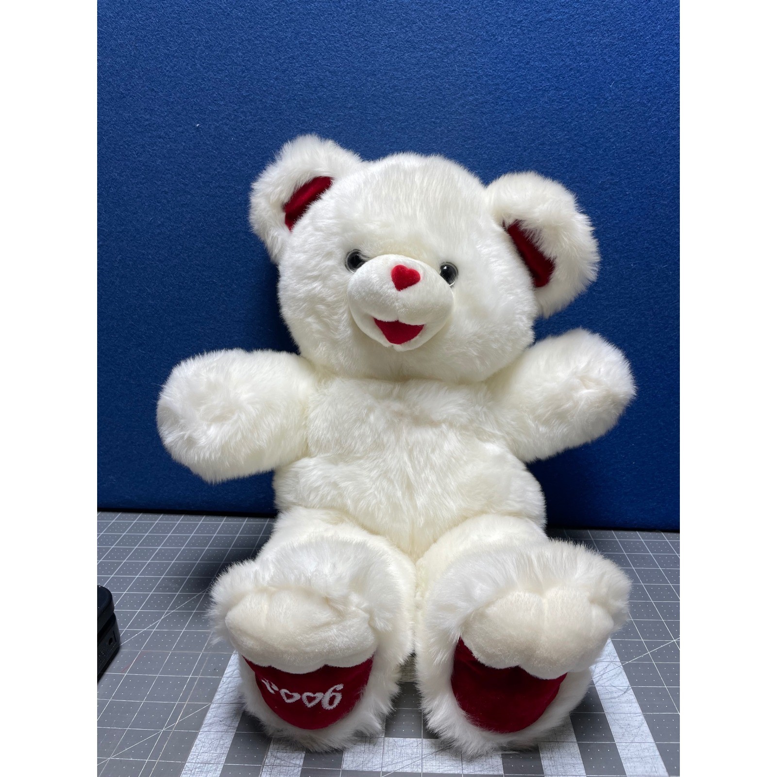 Dan Dee Collectors Choice White Teddy Bear 2006 Red Heart Nose & Paws Plush Toy