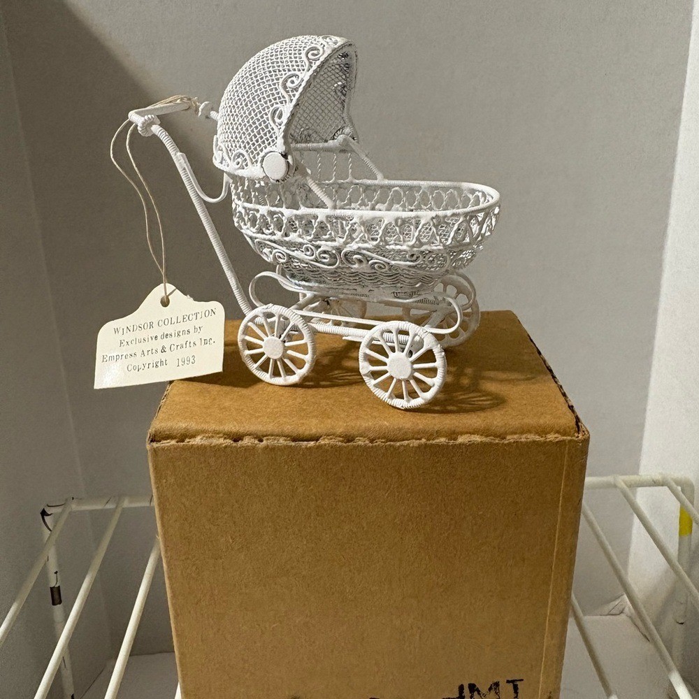 Miniatures Dollhouse White Metal Wicker Baby Stroller Carriage Windsor Collectio