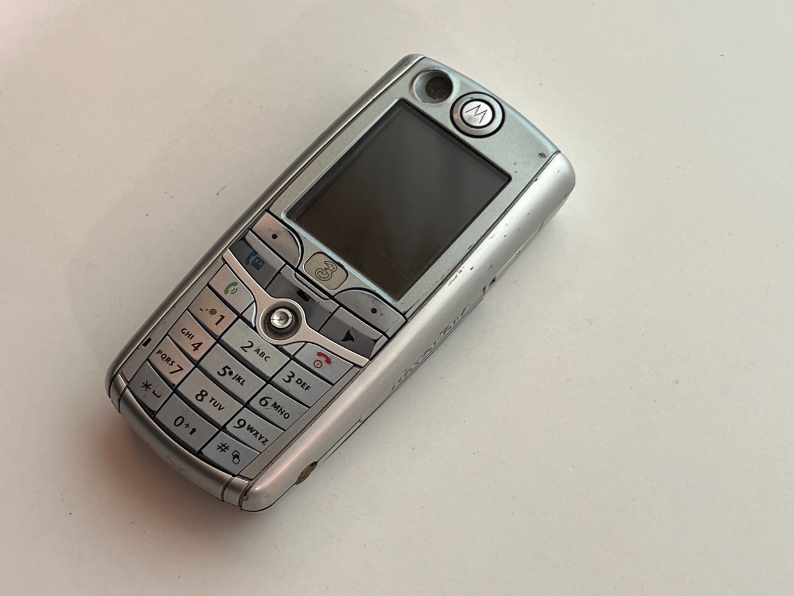 Motorola C975 – Silver Color - Vintage Cell phones