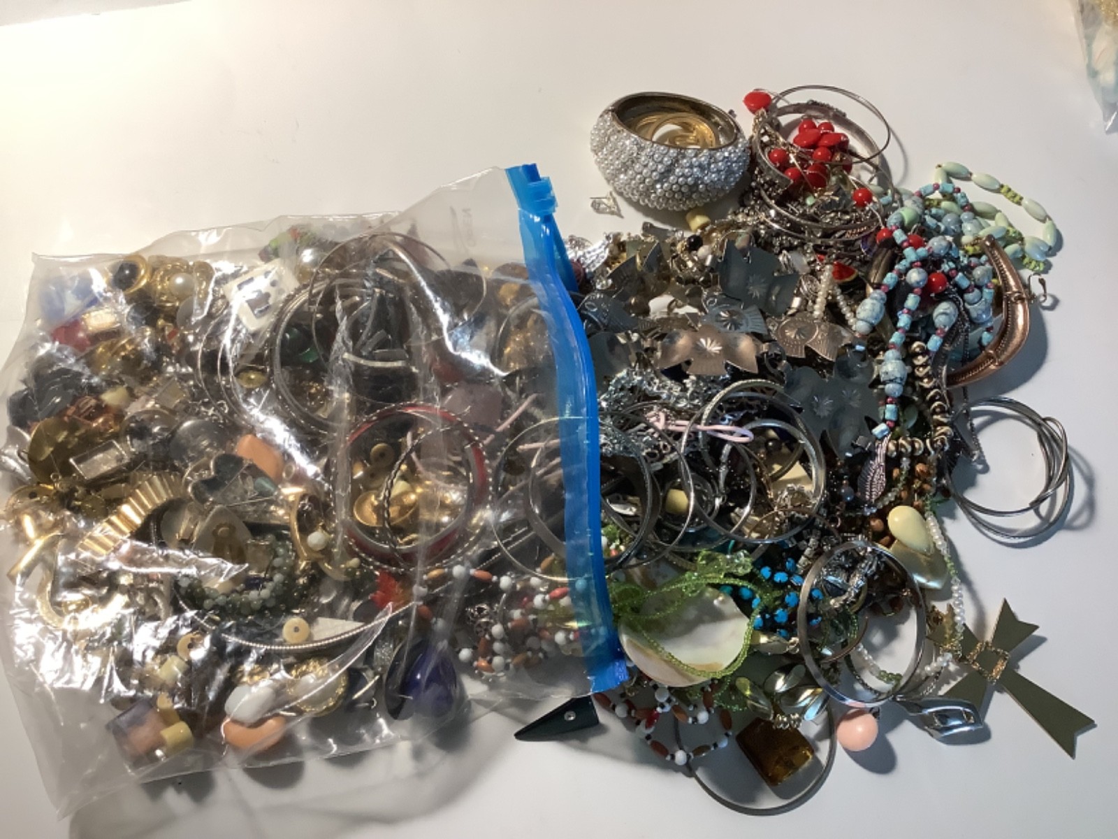 Vtg to Now Costume Jewelry Lot: to Wear / Repurpose craft of all kinds  6 lbs.