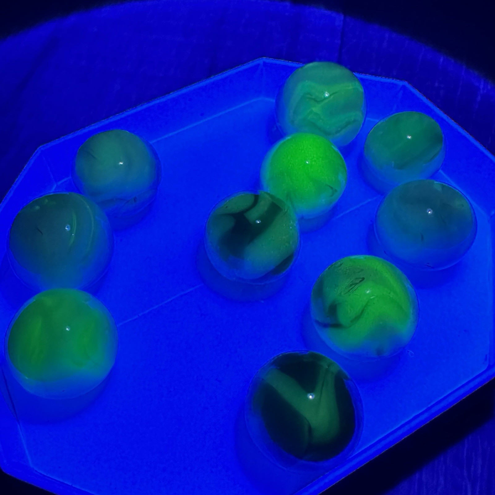 Alley Akro Agate Green White Swirl Marbles Lot UV Reactive Uranium Glass W.V.