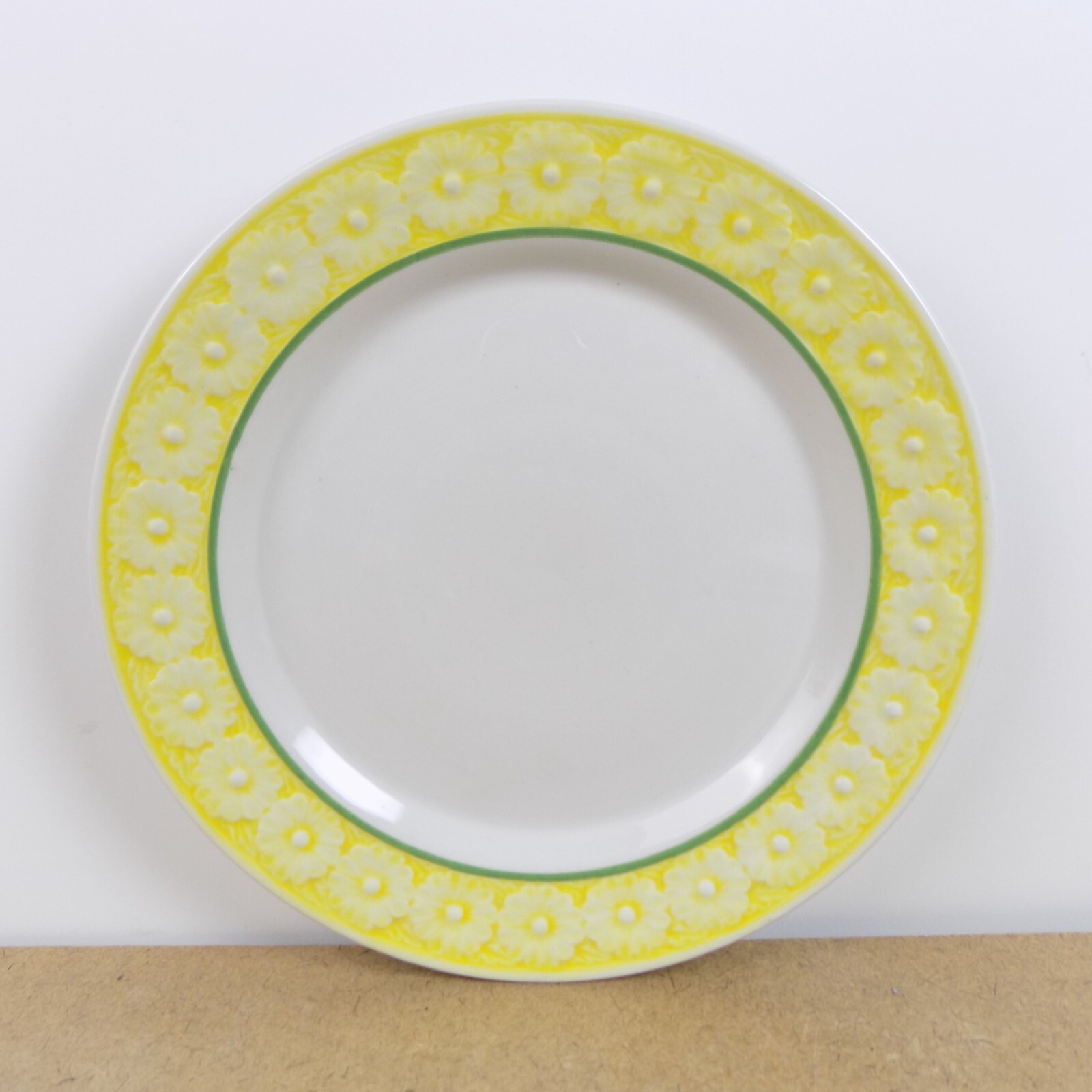 4 Mottahedeh Ceramic Salad Plates Hand Painted Portugal Sculpted Yellow Flower