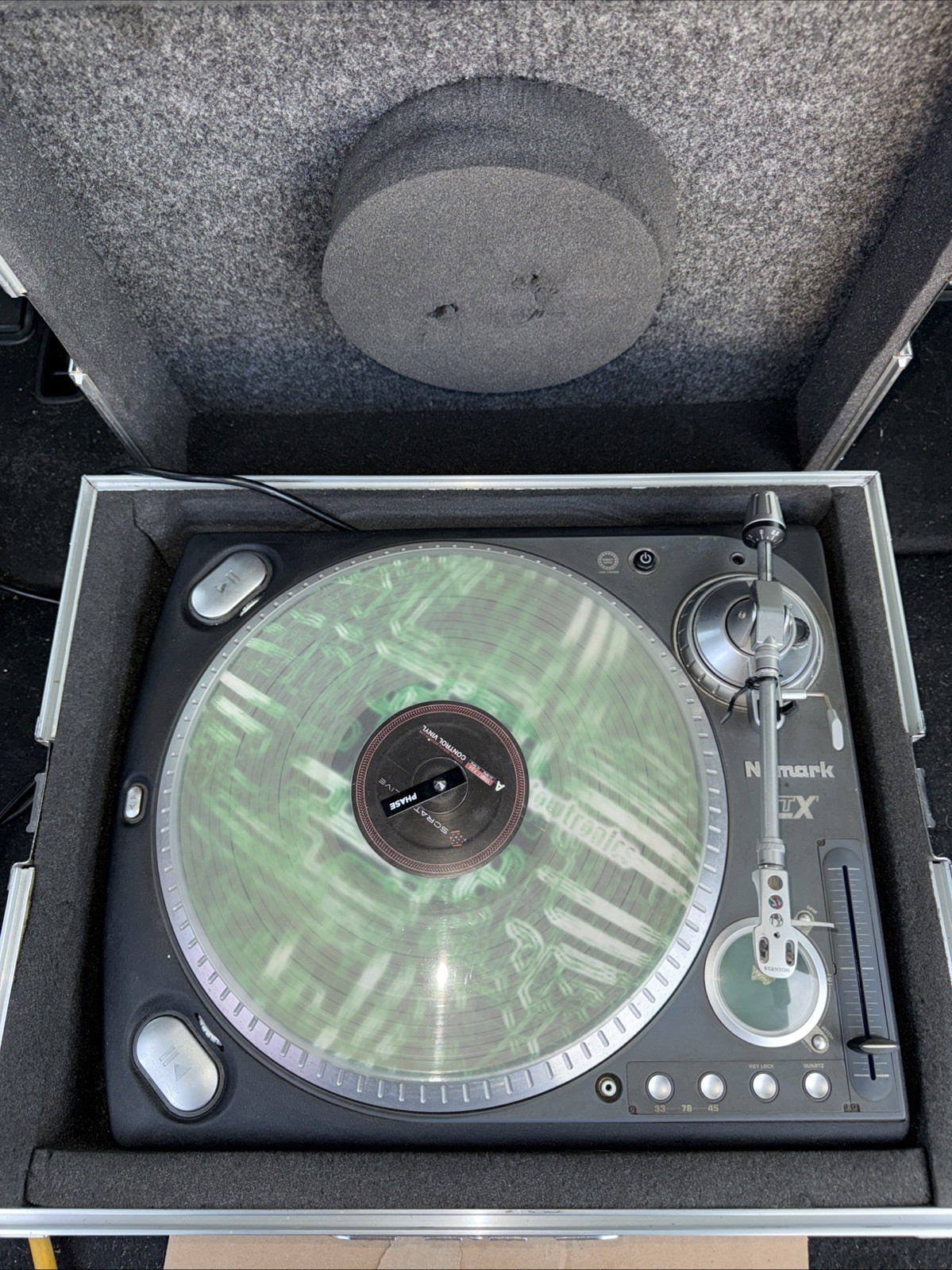 numark ttx turntable With Ody USA Case