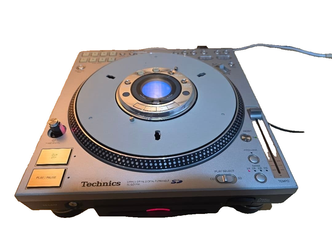 Technics SL-DZ1200 Digital Turntable - A Legendary Piece used japan