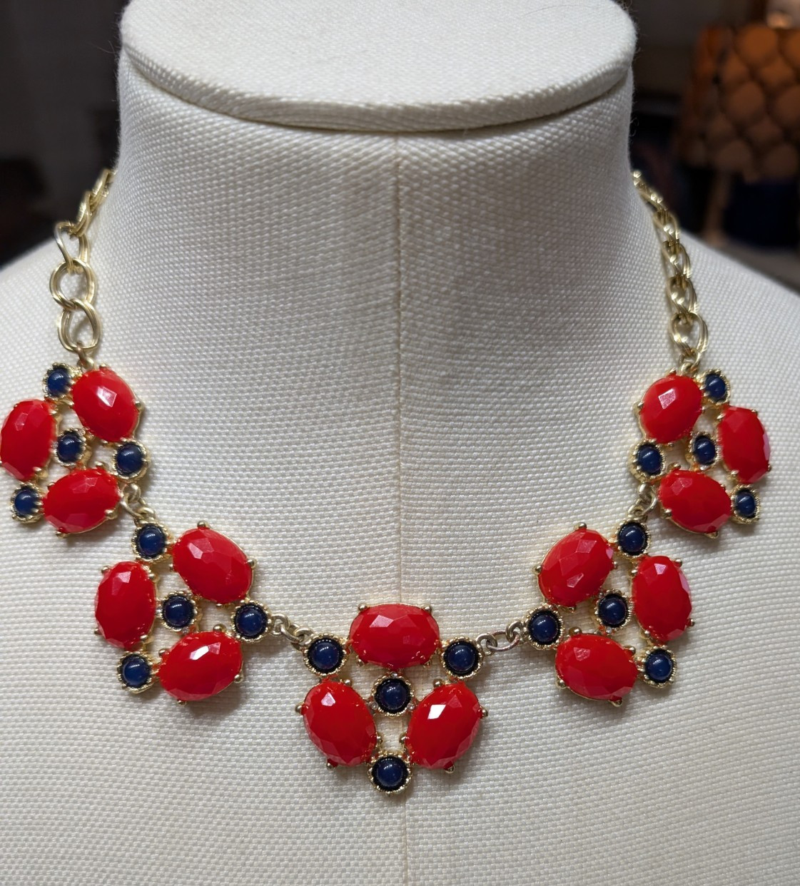 5 Red & Black Clusters Statement Necklace w/Double Links Gold Tone Chain