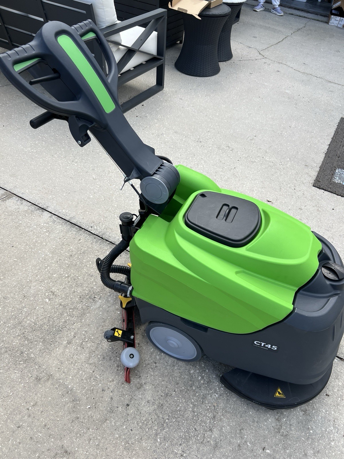 IPC Eagle CT45 20″ Walk Behind Disc Scrubber. Pre Owned. Excelent Condition.