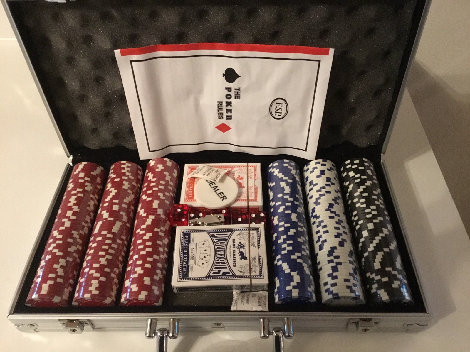 Deluxe Poker Set with Aluminum Carrying Case