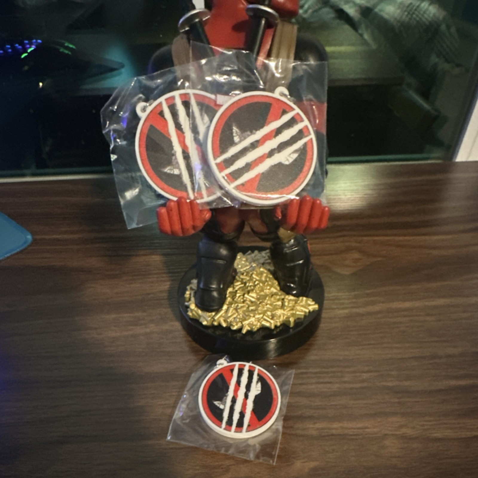 (1)  Marvel Deadpool & Wolverine Logo Key Ring Silicone Keychain Red Black White