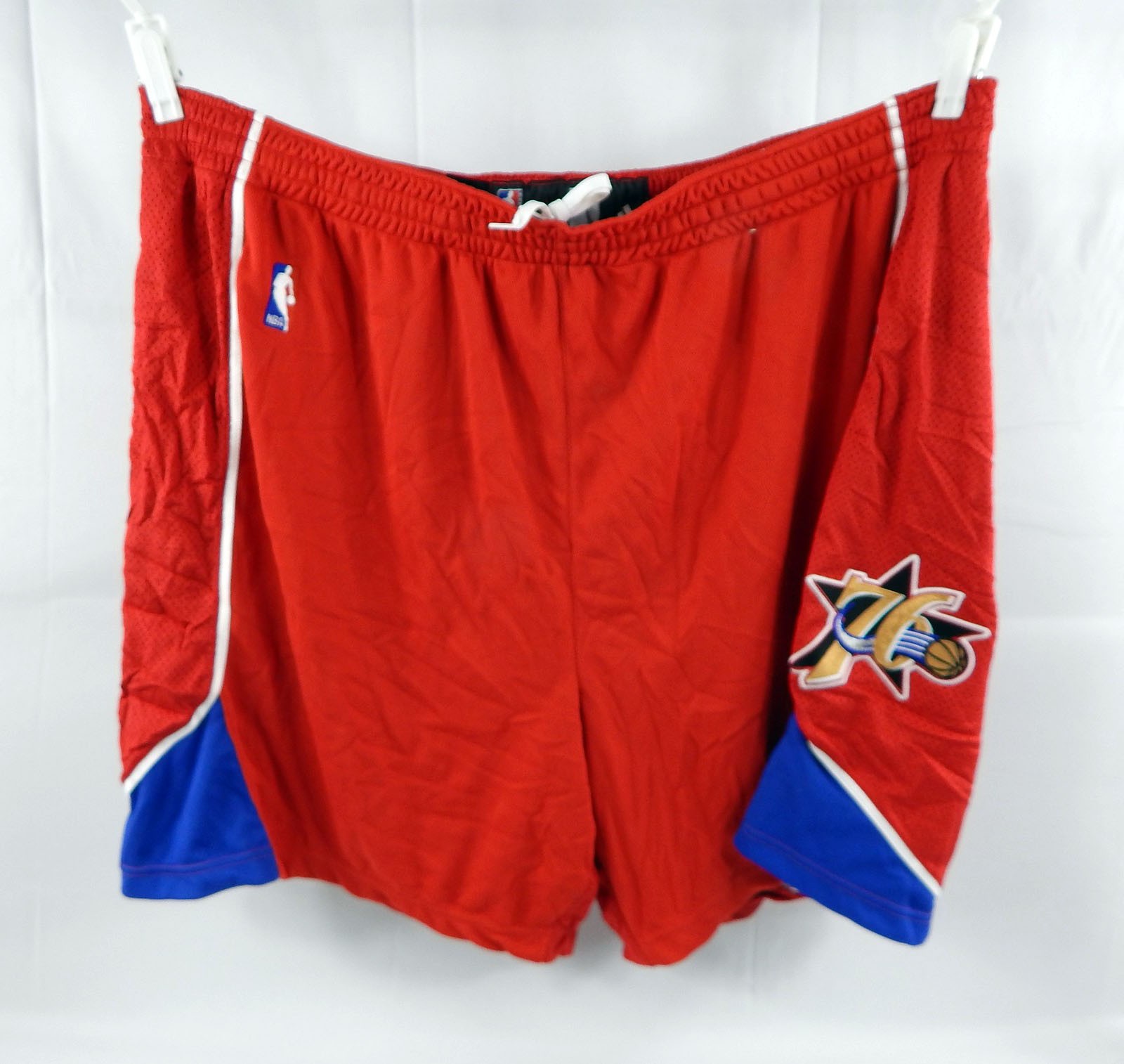 2006-09 Philadelphia 76ers Game Issued Red Shorts 52 239
