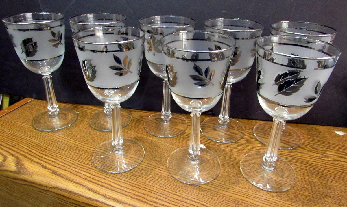 VINTAGE SET OF 8 LIBBEY GLASS CO SILVER LEAF LONG STEM WATER/WINE GL (EZS003682)