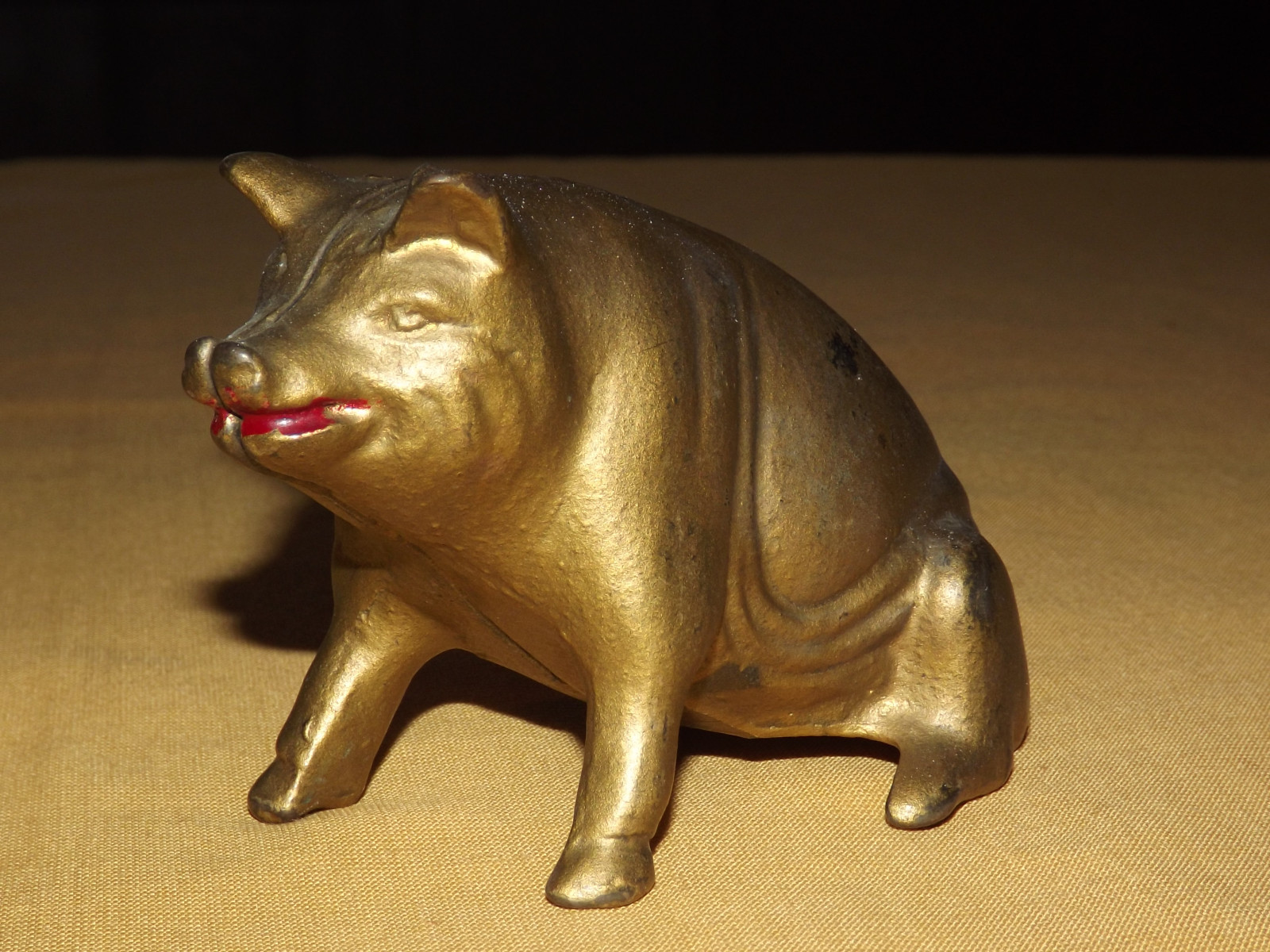 VINTAGE MONEY ANIMAL CAST IRON PIG COIN BANK