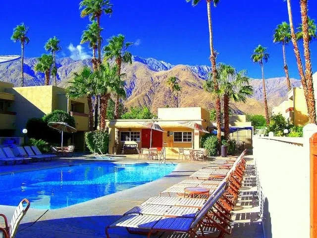 Desert Vacation Villas, Palm Springs  2 BR/2 Ba Starting @ $1490.00