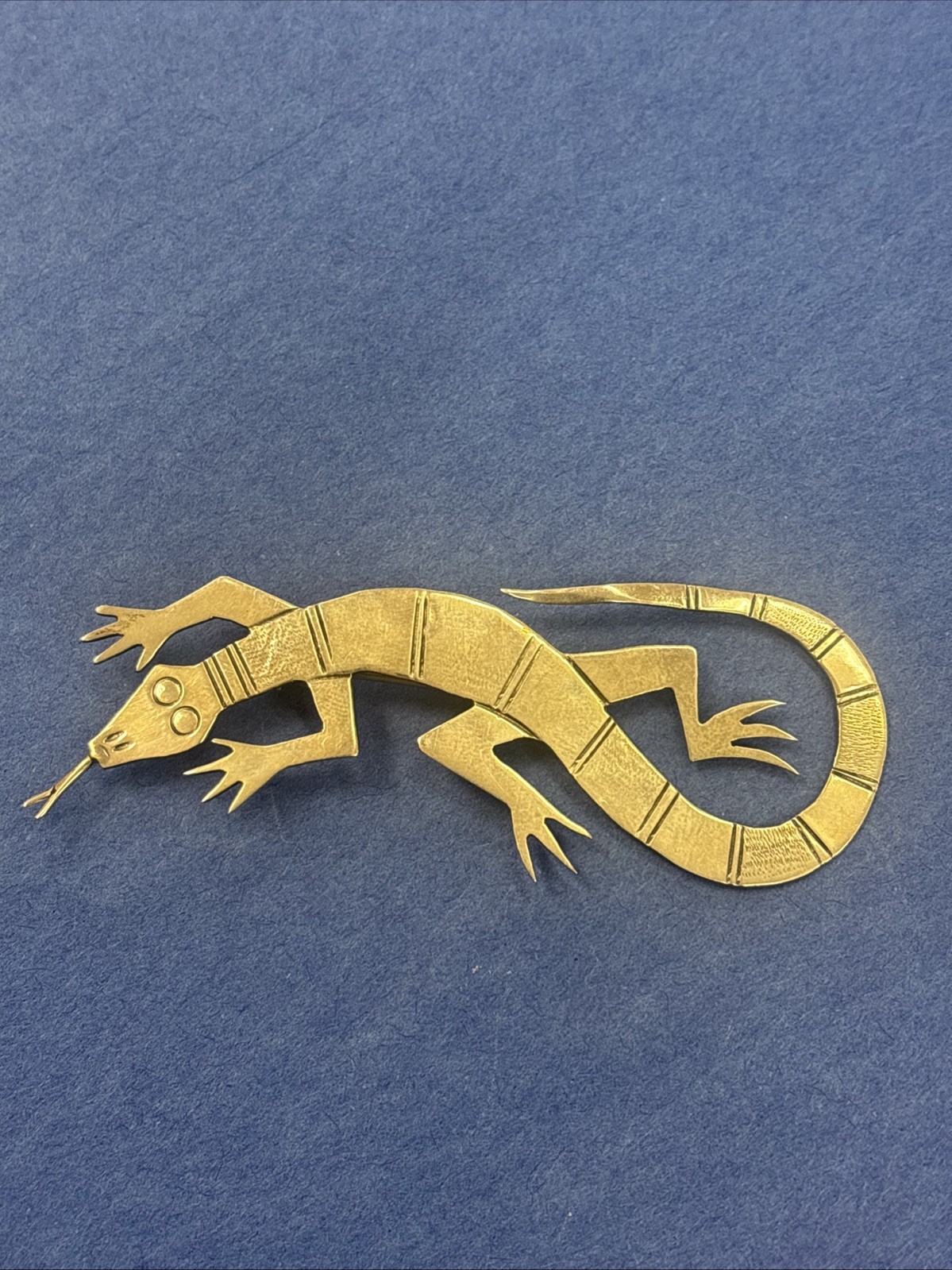 Vintage  Native American Hand stamped  Sterling Silver 925  Lizard Brooch