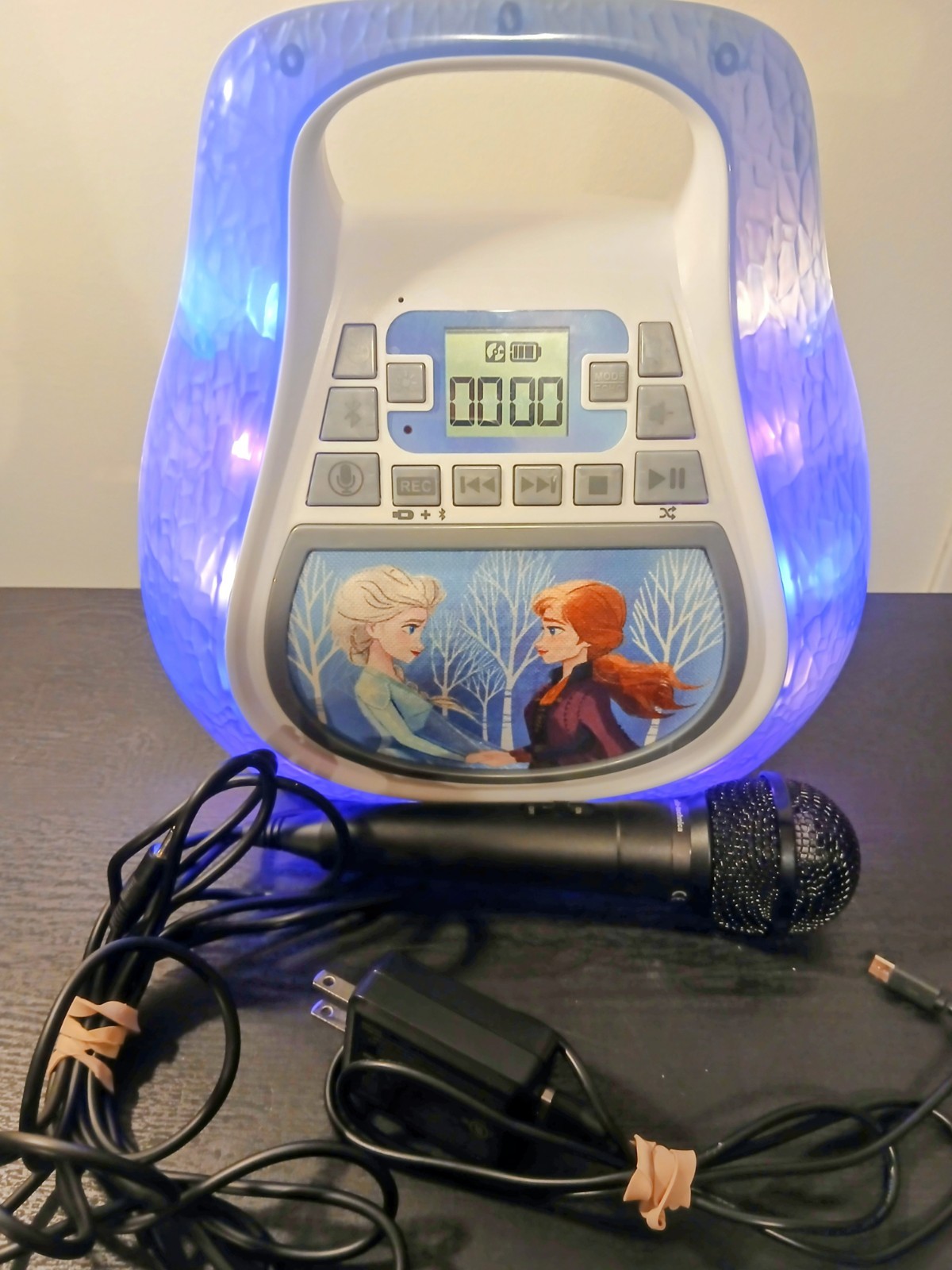 Disney Frozen II Bluetooth MP3 Karaoke Light Show/Echo W/ Microphone & Ac Cord 