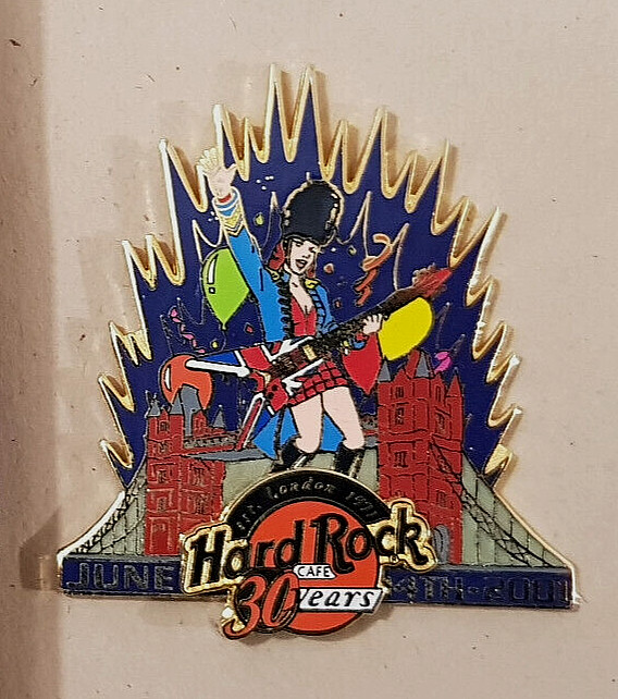 LONDON 30th ANNIVERSARY GUARDSMAN SOLDIER GIRL TOWER BRIDGE Hard Rock Cafe PIN