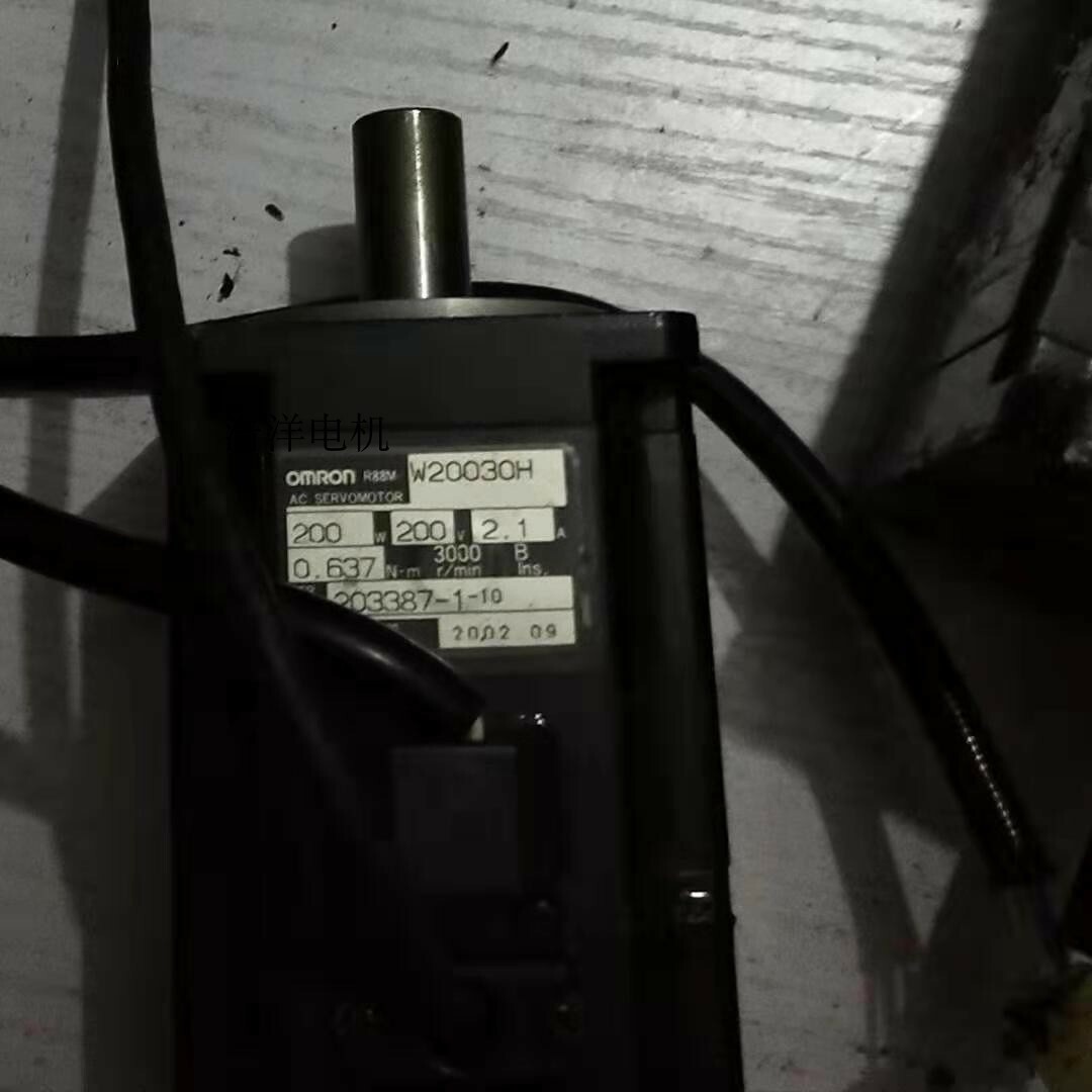   SERVO MOTOR R88M-W20030H FREE EXPEDITED SHIPPING Refurbished *lj