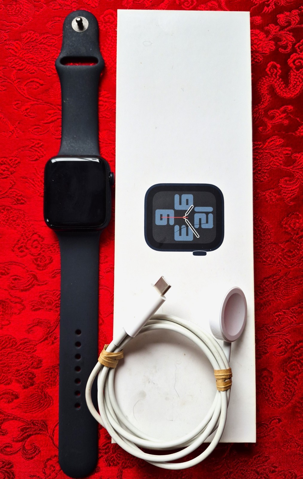 Apple Watch SE 2nd Gen 44MM Midnight Aluminum Black Band A2727