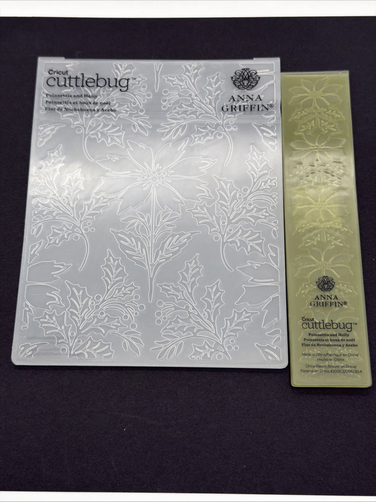 Cricut Cuttlebug  4.5”x5.5” Embossing Folder Anna Griffin Poinsettia and Holly
