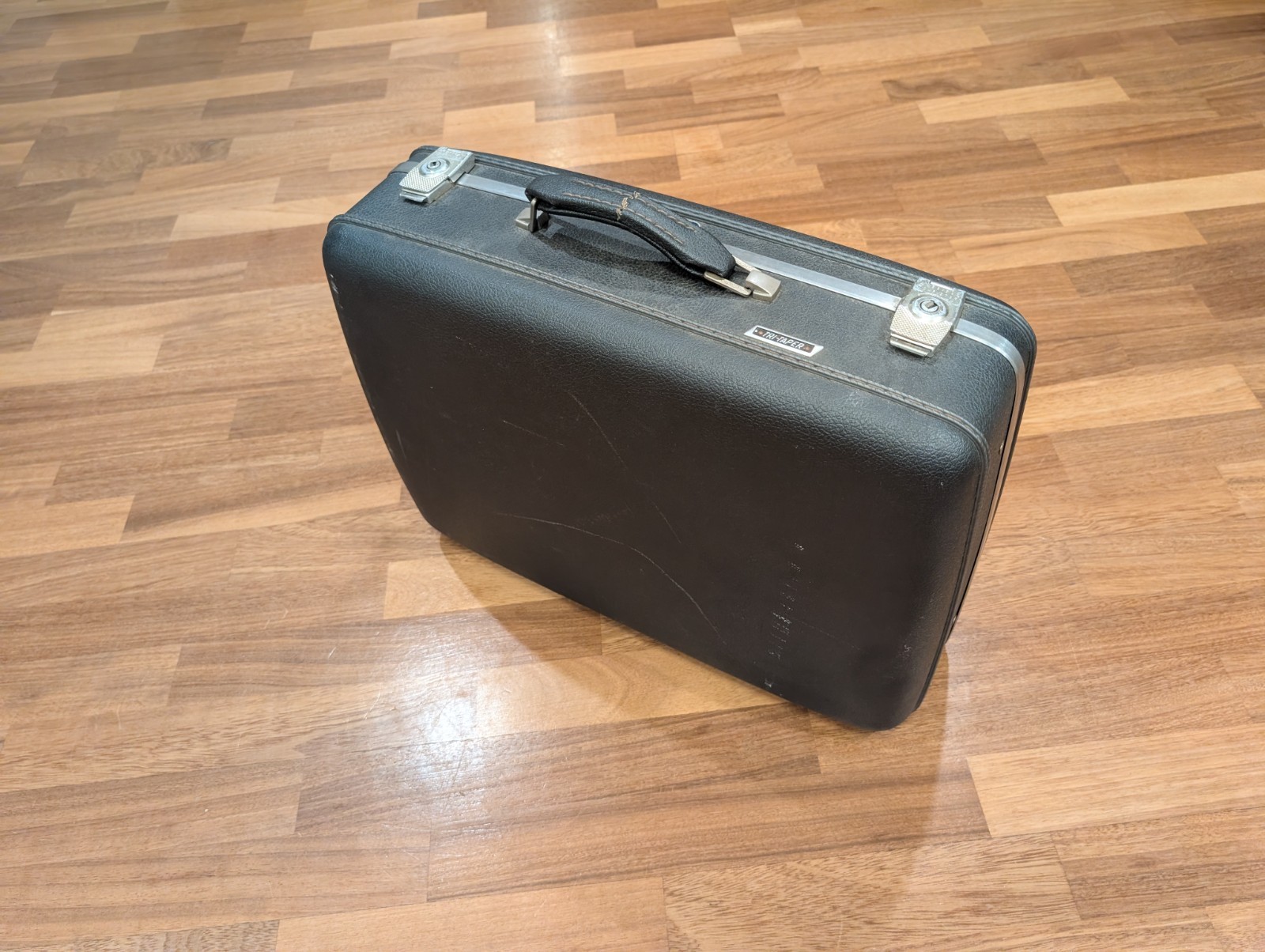 American Tourister Vintage Tri-Taper Hard Side Small Suitcase - Gray