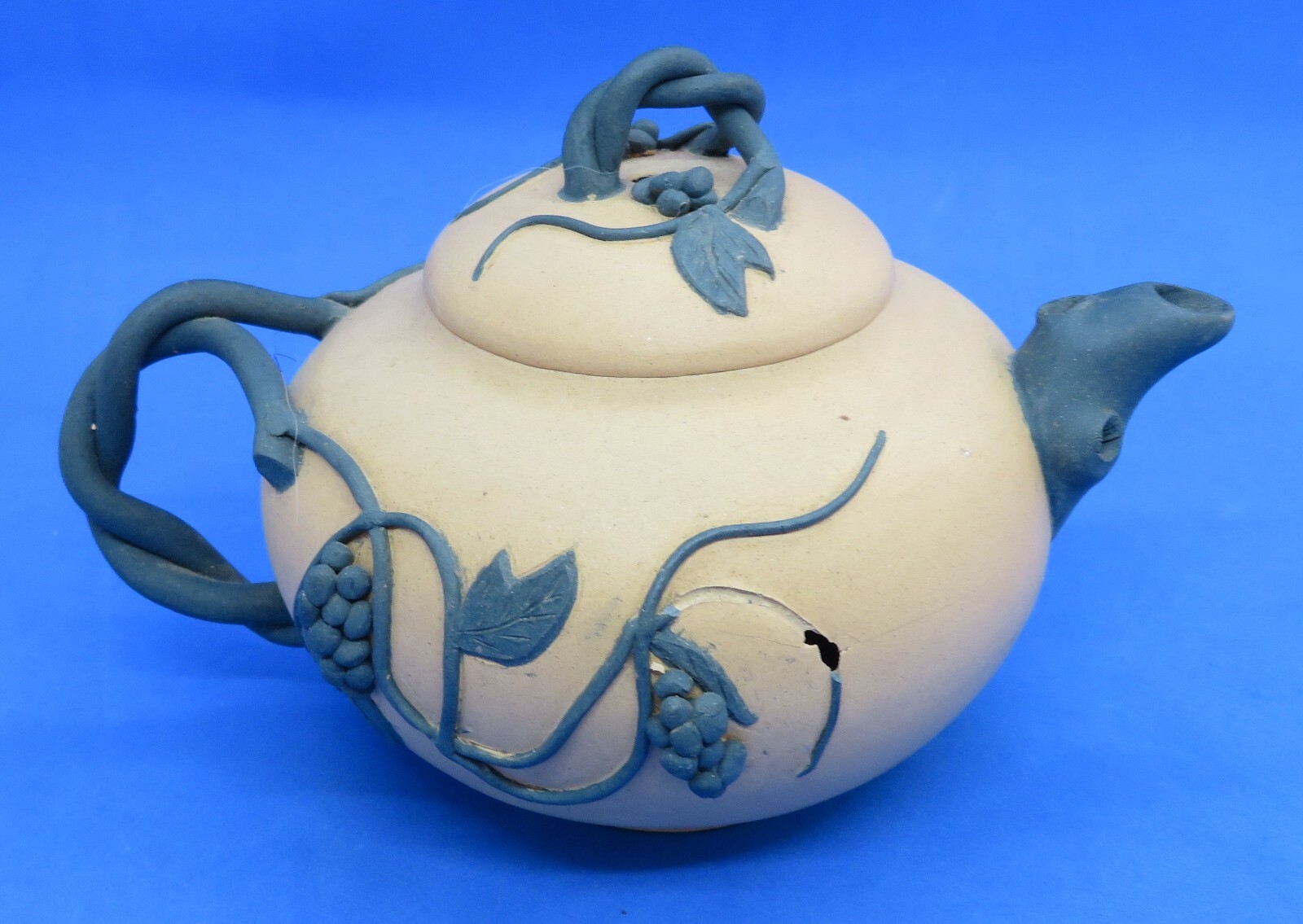 . Chinese Fixing floral ceramic 19th century oriental antique small teapot
