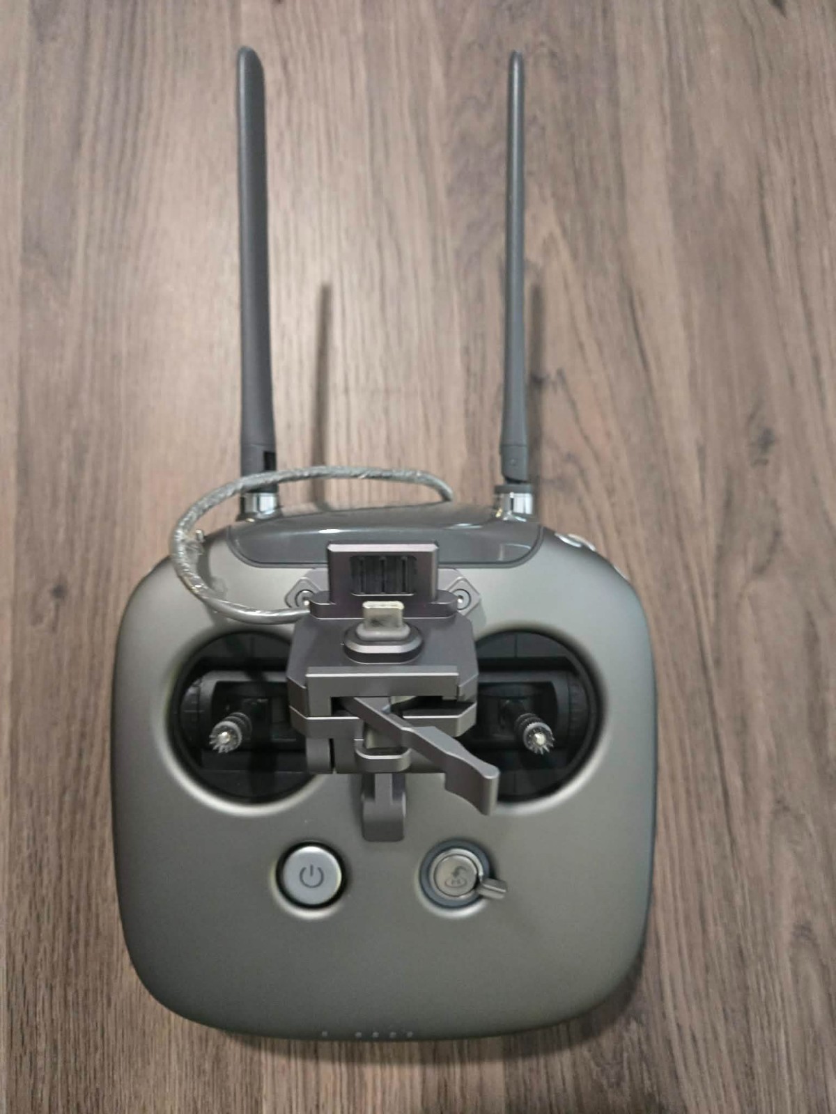 DJI Inspire 2 — Remote Control (GL6D10A) with CrystalSky Mounting Bracket 