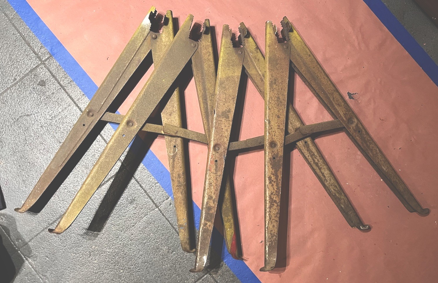 Steel foldable antique saw horse table legs With 2x4’s . Nice Patina!