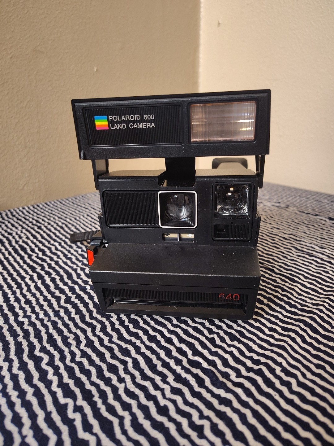 USED Polaroid 600 Land Camera 640