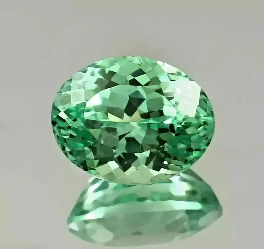Natural 10.33 Ct Colombian Green Emerald Certified Oval Cut Loose Gemstone A++