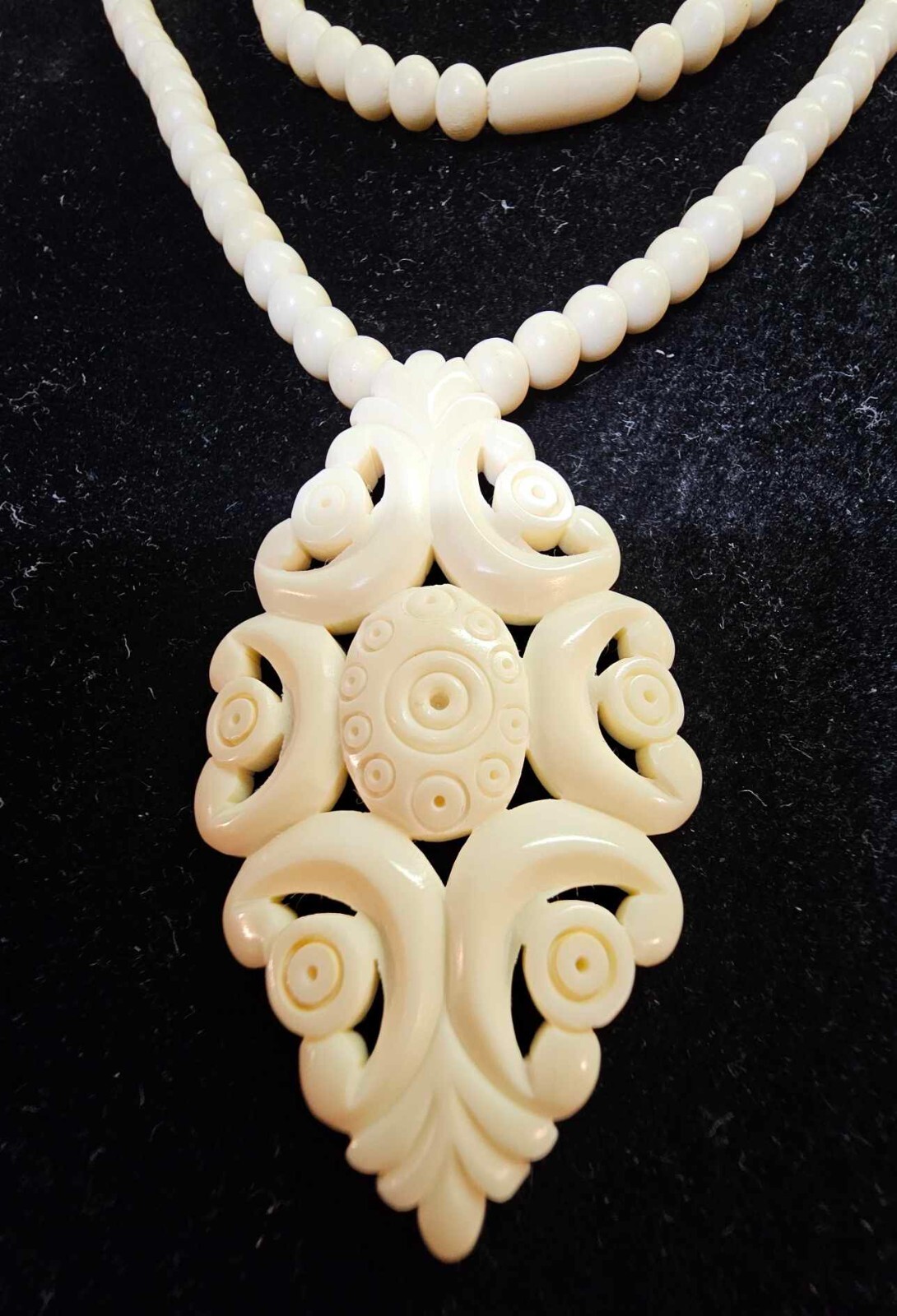 Vtg Carved Beads Swirl Pendant 18in"- S10