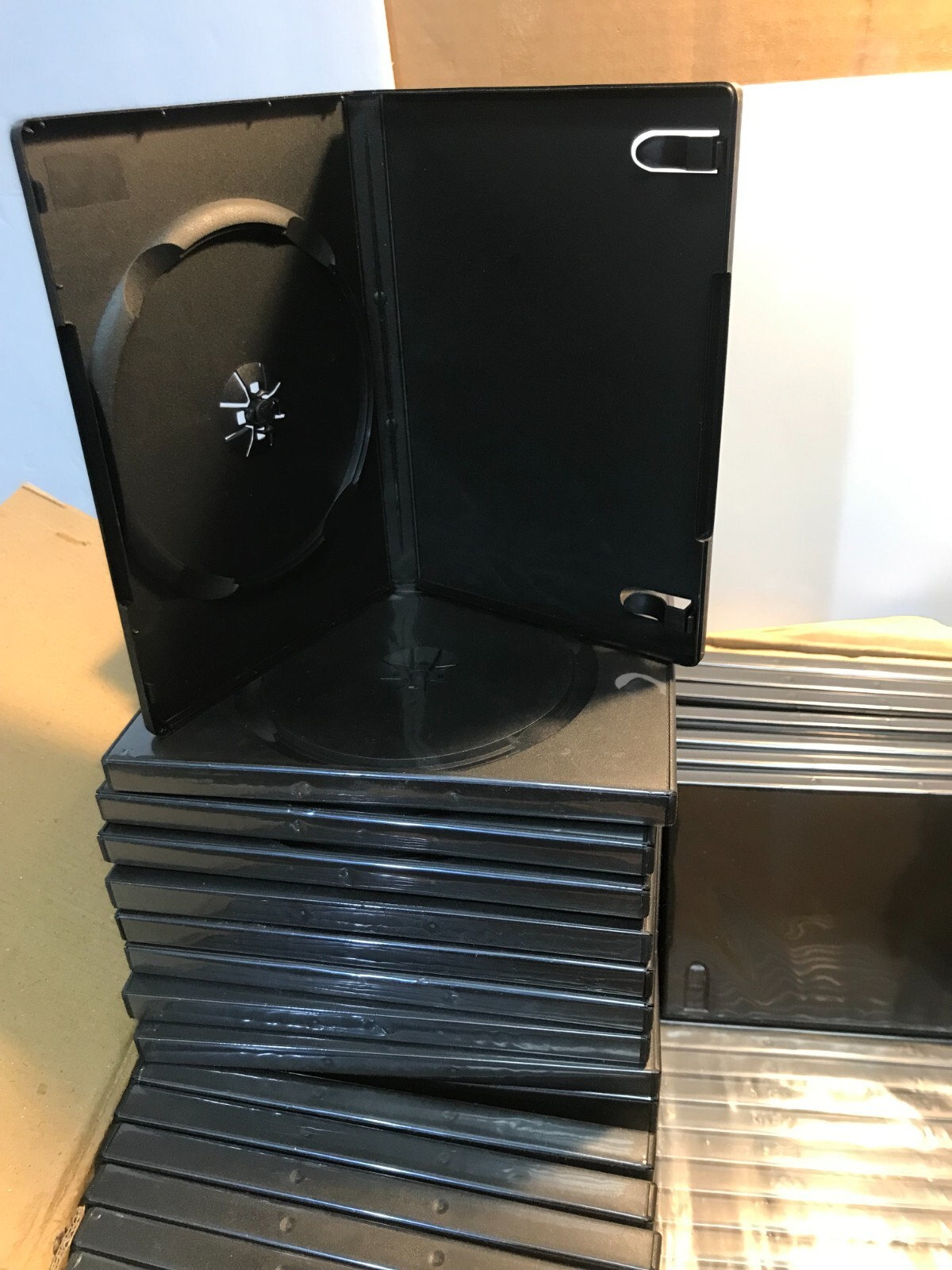 NEW  Set of 100 Black DVD Replacement Cases Empty standard-sized
