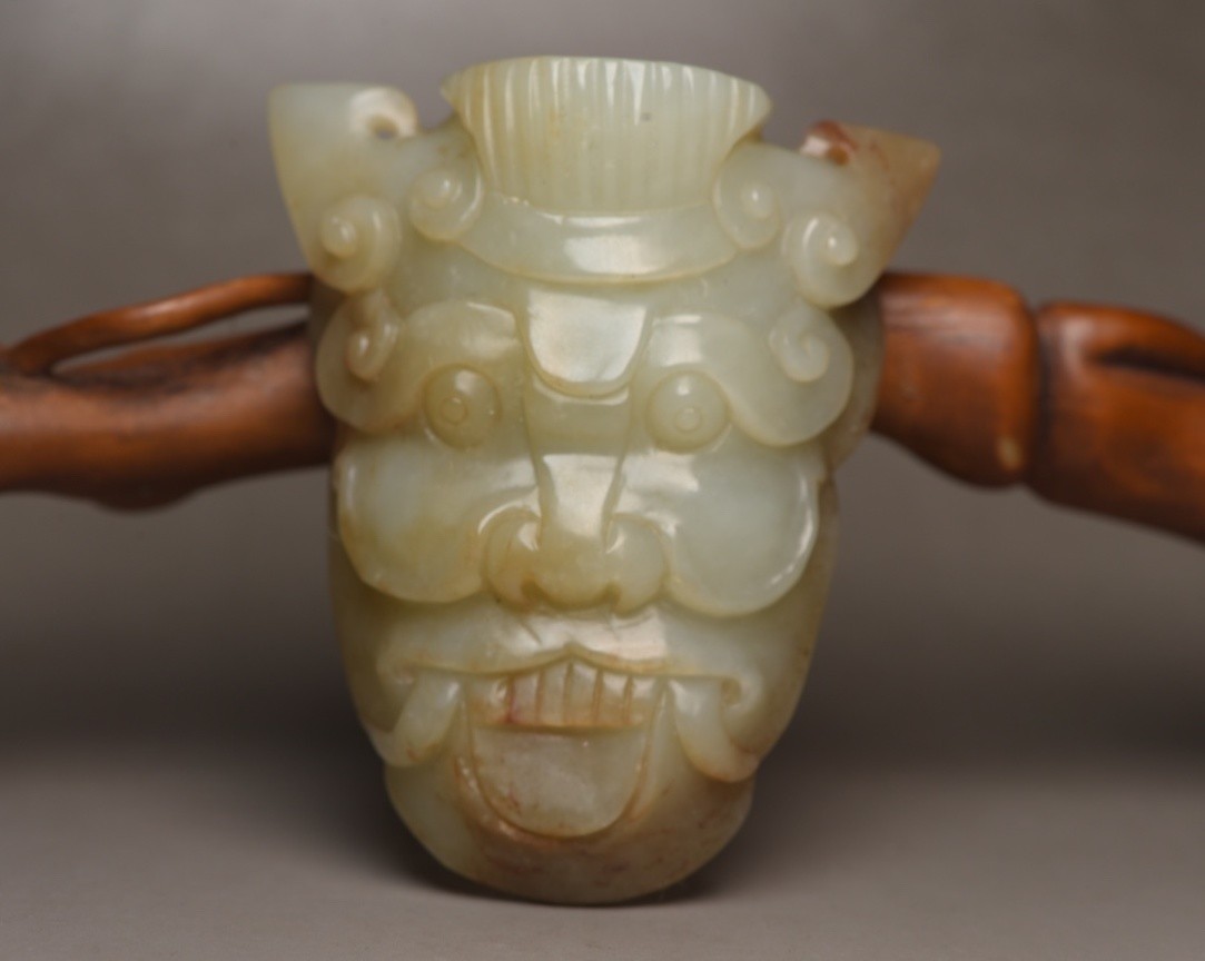 Chinese White Jade Handcrafted Decor Belt Buckle Carving Figurine Mask