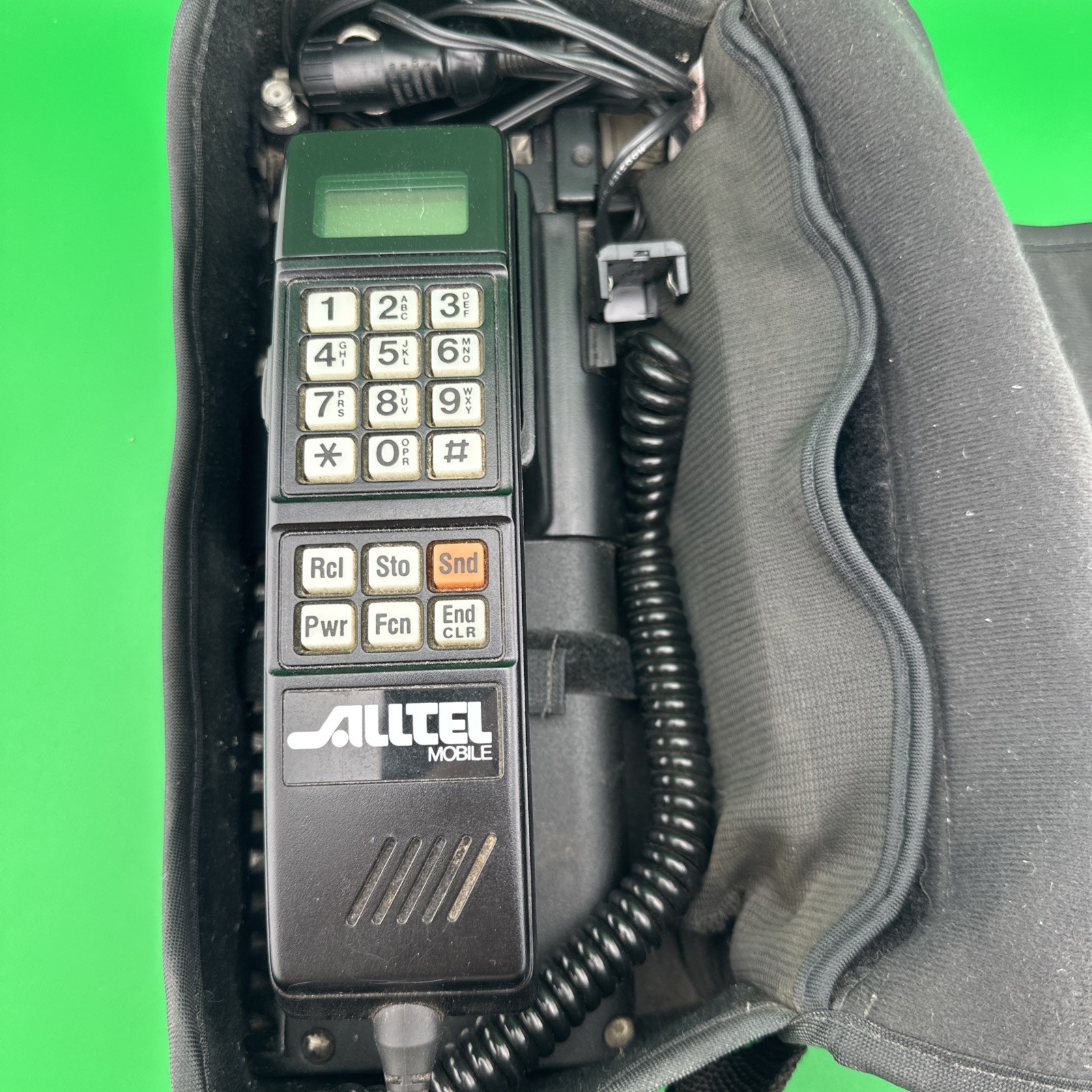 Vintage "MOTOROLA" Truck Car / Bag Phone (ALLTEL) CELL CELLULAR TELEPHONE