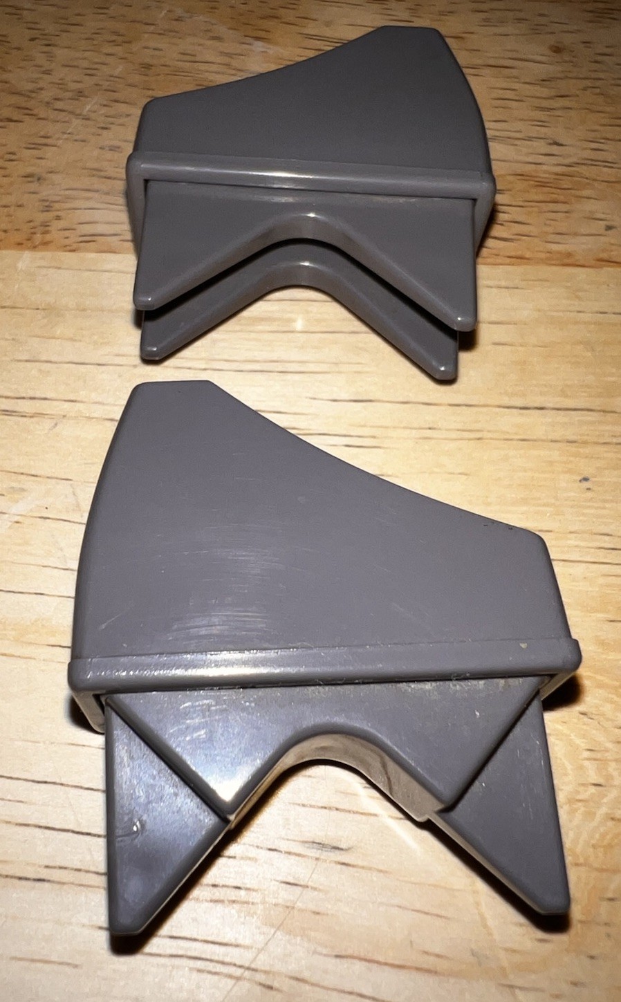 1985 Nintendo ROB Robot GYRO HANDS CLAWS Original SET of 2 for R.O.B. RARE NICE!