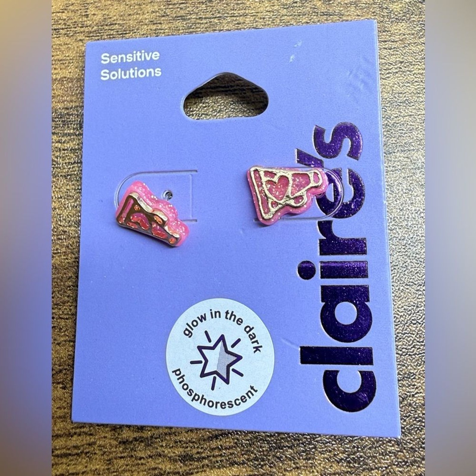 Claire's Glow-in-the-Dark Pink Cheer Stud Earrings