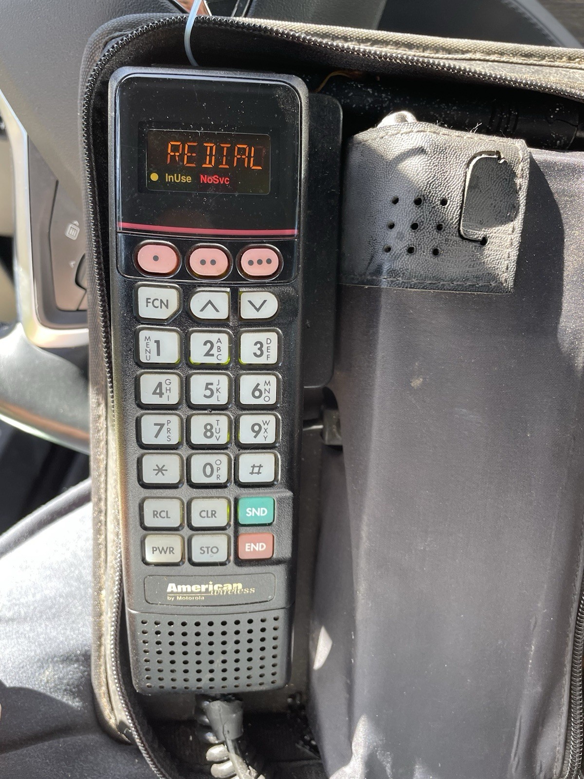 VTG MOTOROLA SCN 2500A 360 CELL PHONE W/CHARGER & CASE &MANUAL & WARRANTY CARD