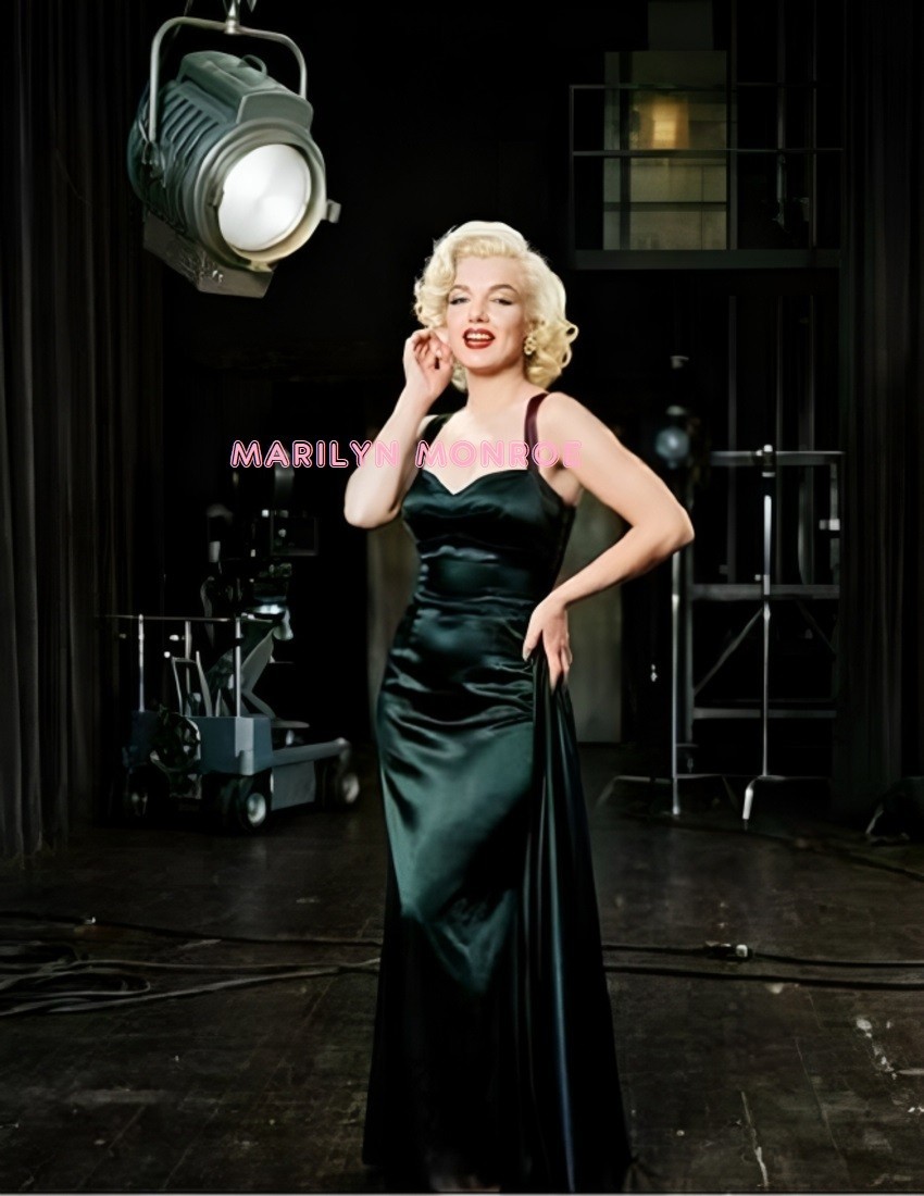 MARILYN MONROE #452 COLORIZED PHOTO 11 X 8.5 SHIPS FREE