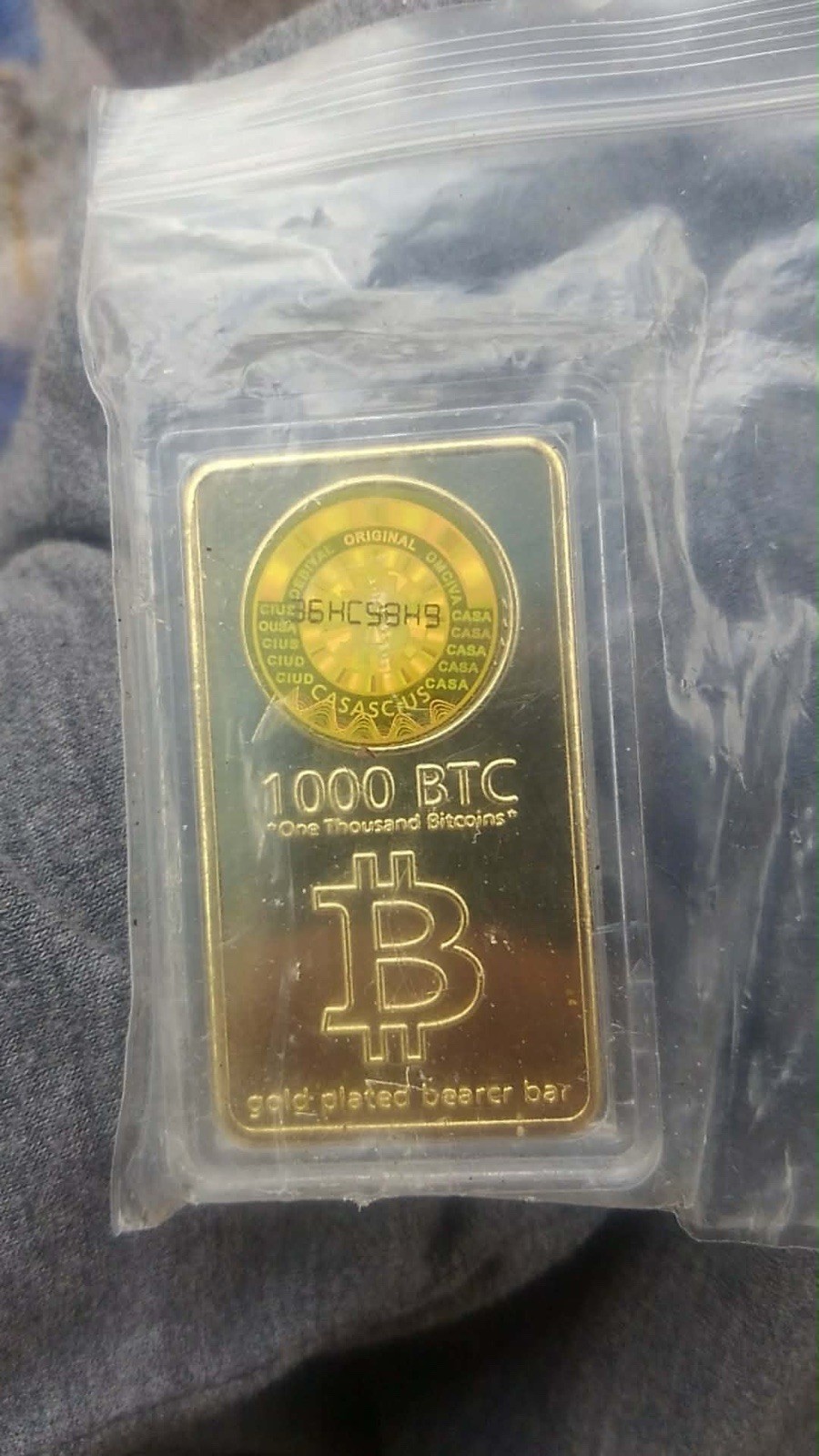 Gold Plated Bitcoin Bearer Bar 1000 BTC Crypto-Collectible - ID 6HC98H9
