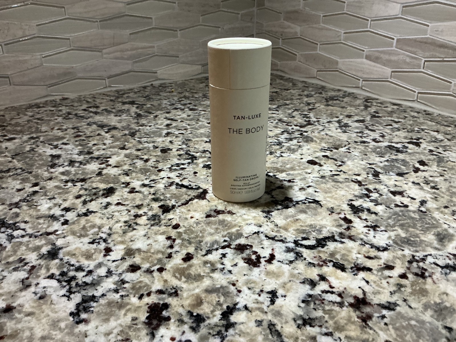 TAN-LUXE THE BODY 1.69 NEW